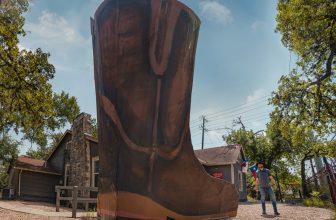 Grootste Piñata Cowboylaars ter wereld – Chisos